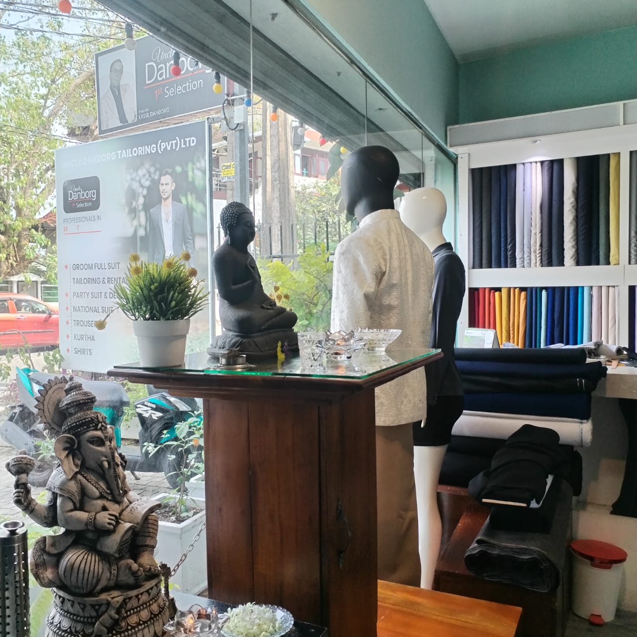Uncle Danborg Interior Overview